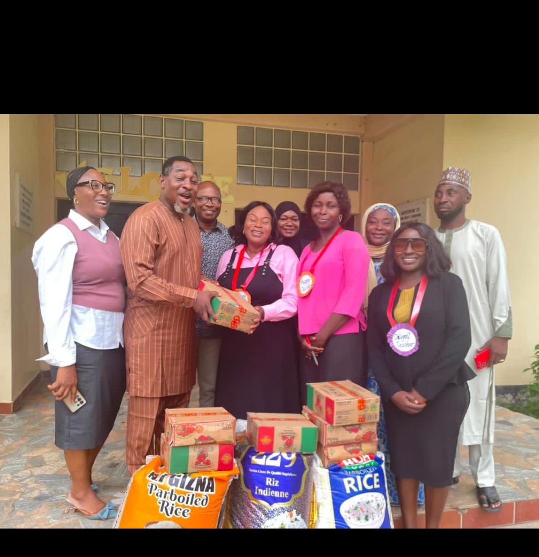 WTD: El-Amin PTA Present gifts To Teachers